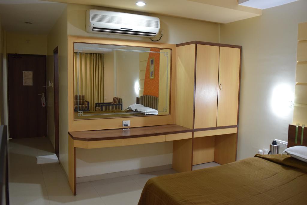 Jai Residency Hotel Gandhidham Room photo