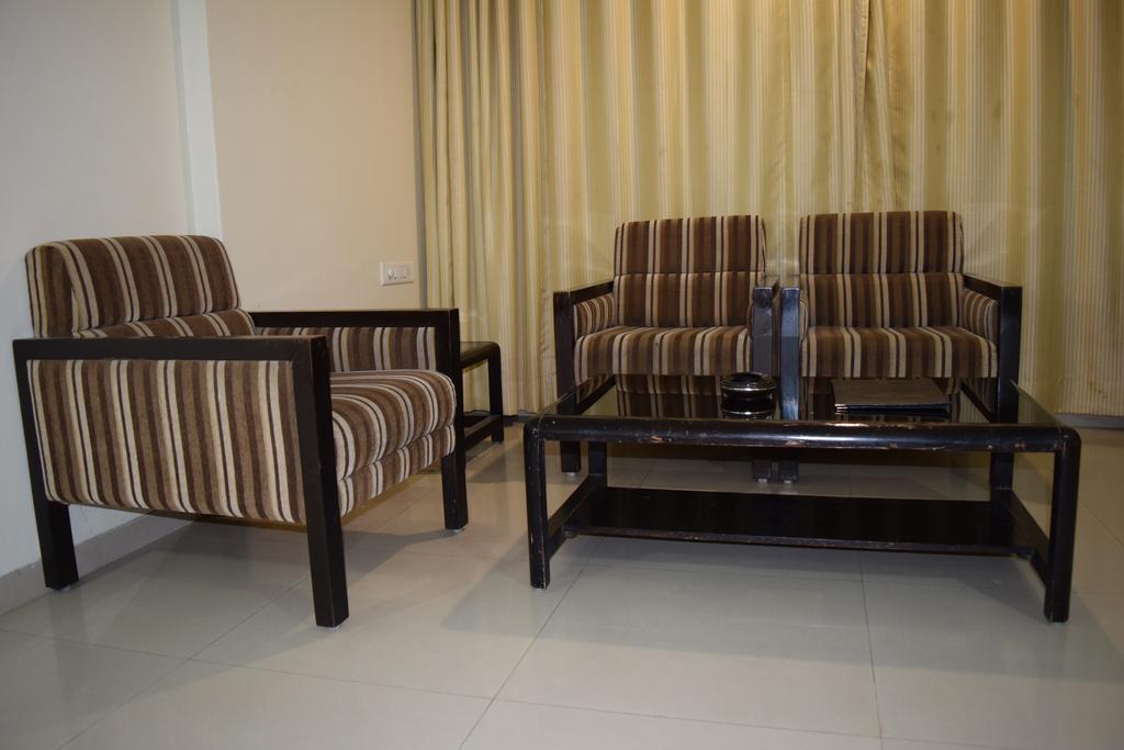 Jai Residency Hotel Gandhidham Room photo