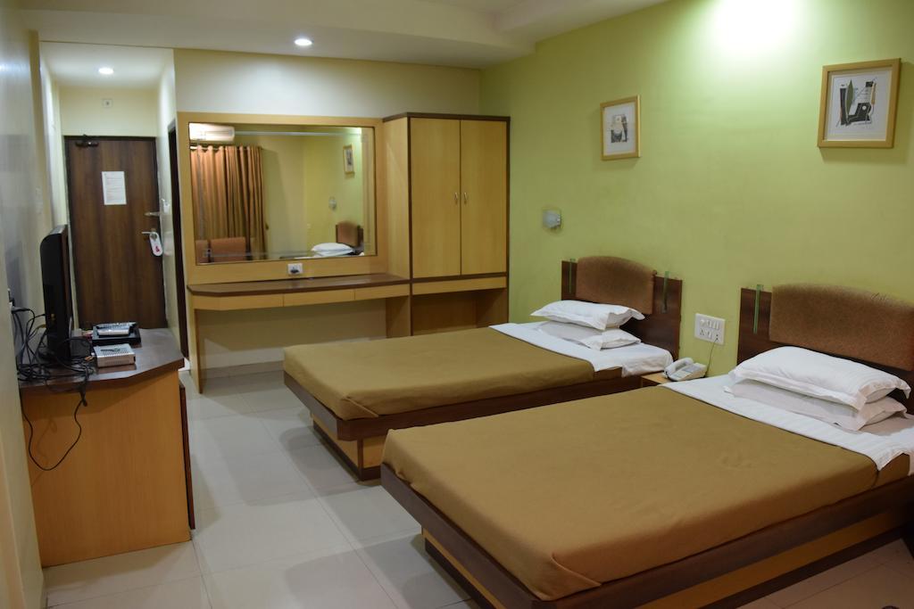 Jai Residency Hotel Gandhidham Room photo